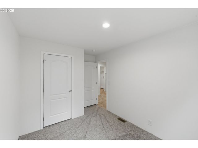 559 S WALL St, Coos Bay, OR 97420