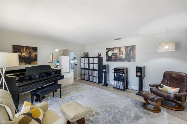 3718 SE 8th AVE, Cape Coral, FL 33904