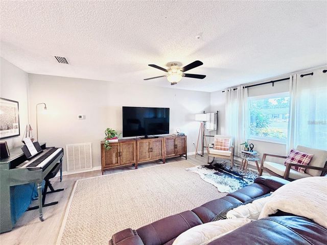 4033 W 13, Bradenton, FL 34205