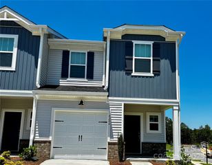 4204 Summit Woods Drive, Charlotte, NC 28216