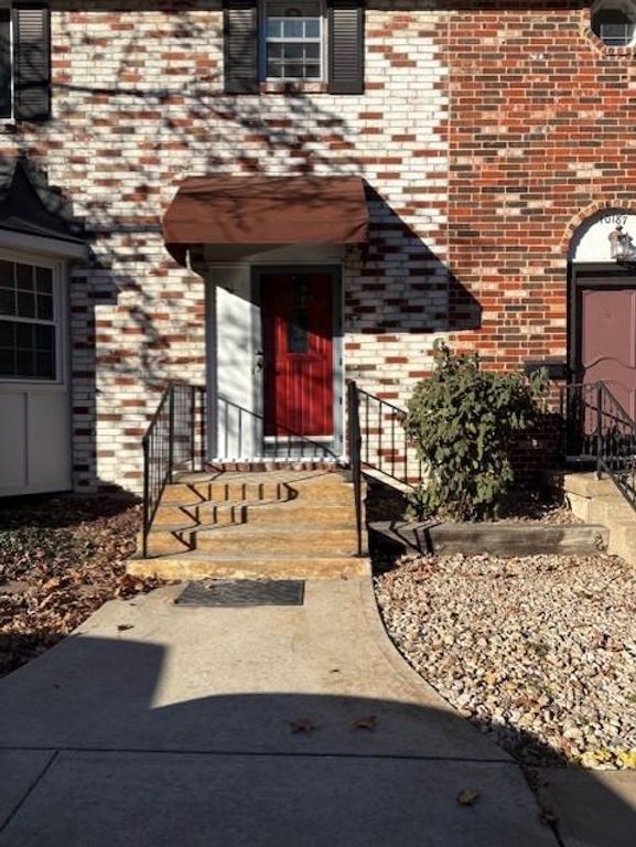 10185 W 96th Terrace, Overland Park, KS 66212