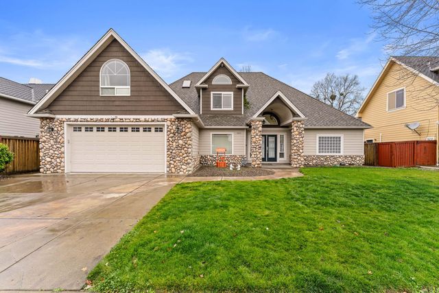 1653 Kentucky Court, Central Point, OR 97502