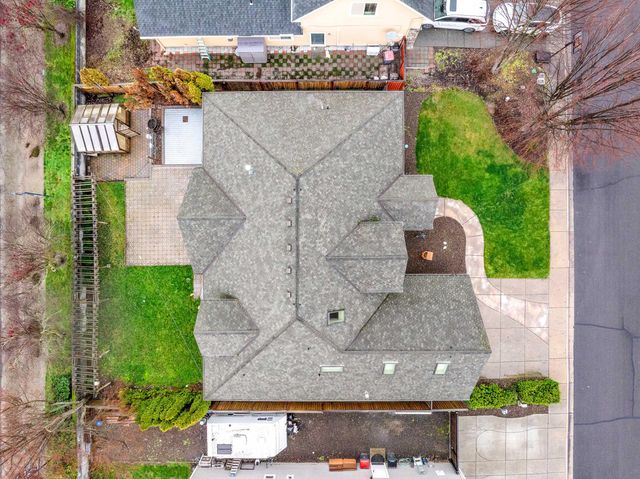 1653 Kentucky Court, Central Point, OR 97502