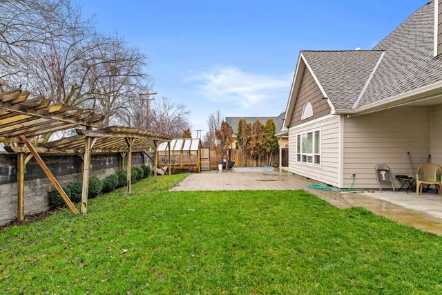 1653 Kentucky Court, Central Point, OR 97502