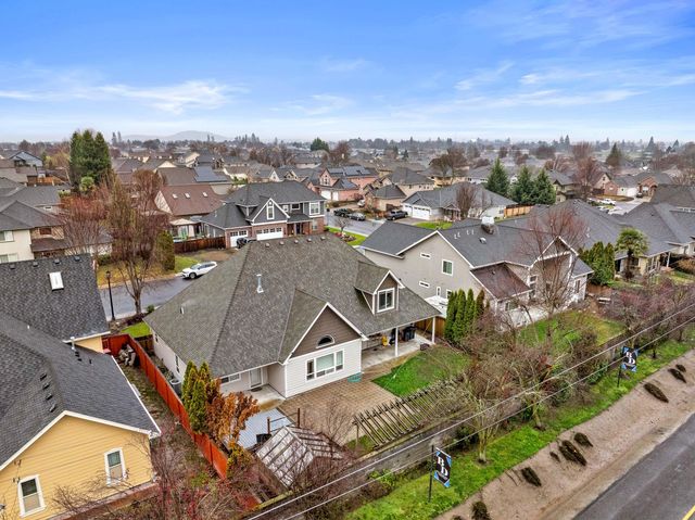 1653 Kentucky Court, Central Point, OR 97502