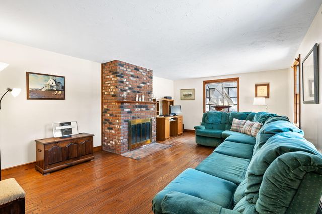 25 Indian Pond Road, Kingston, MA 02364