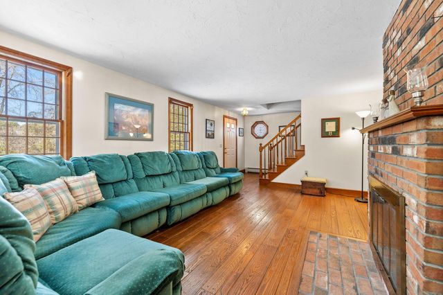 25 Indian Pond Road, Kingston, MA 02364