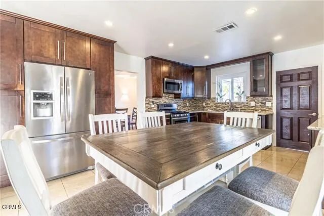 412 S Kenneth Road, Burbank, CA 91501