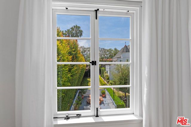 1270 N Hayworth Avenue, West Hollywood, CA 90046