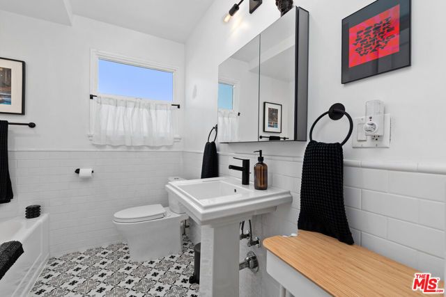 1270 N Hayworth Avenue, West Hollywood, CA 90046