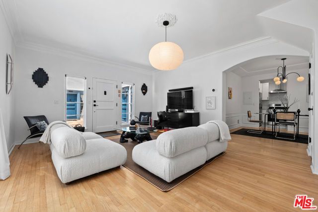 1270 N Hayworth Avenue, West Hollywood, CA 90046