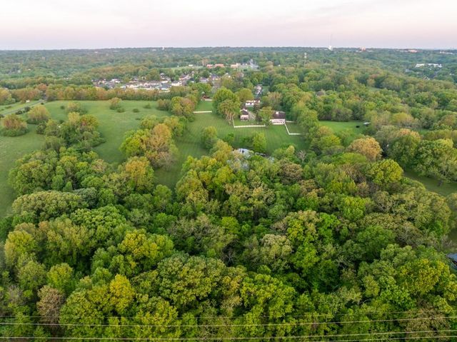 6701 Rickey Road, Kansas City, MO 64133