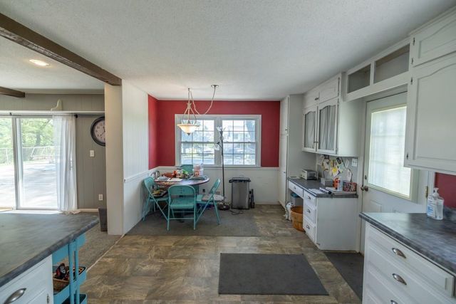 6701 Rickey Road, Kansas City, MO 64133