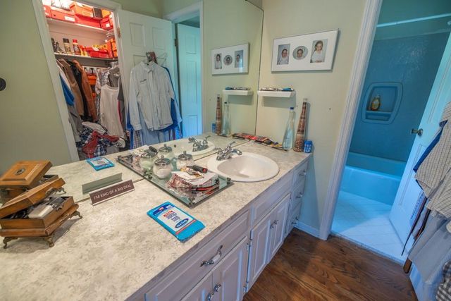 6701 Rickey Road, Kansas City, MO 64133