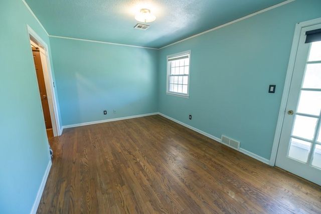 6701 Rickey Road, Kansas City, MO 64133