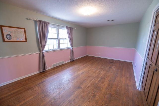 6701 Rickey Road, Kansas City, MO 64133