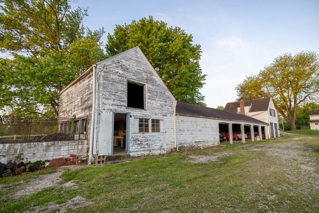 6701 Rickey Road, Kansas City, MO 64133
