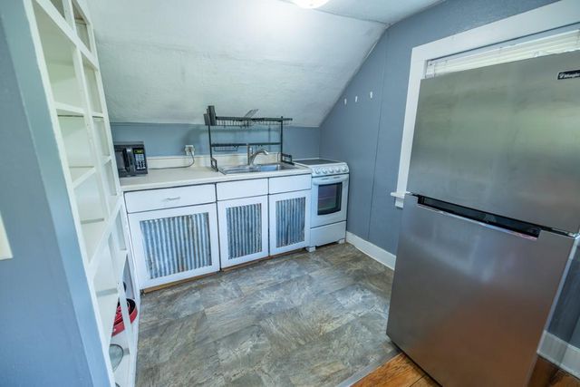 6701 Rickey Road, Kansas City, MO 64133