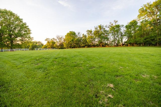 6701 Rickey Road, Kansas City, MO 64133