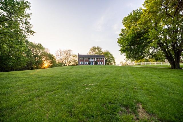 6701 Rickey Road, Kansas City, MO 64133