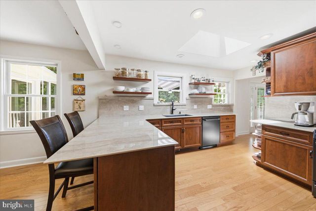 40 PINE KNOLL DR, Lawrence Township, NJ 08648