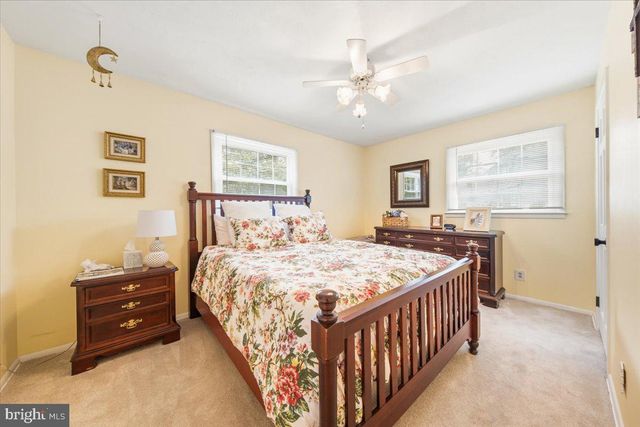 40 PINE KNOLL DR, Lawrence Township, NJ 08648