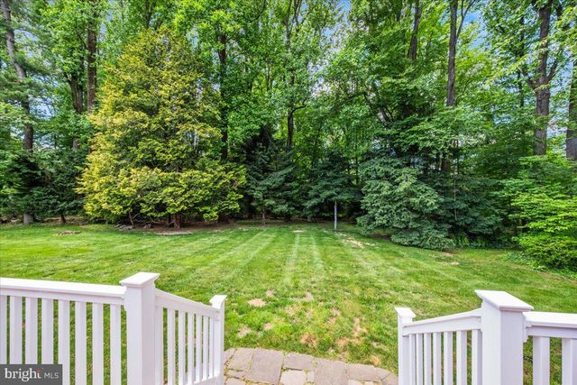 40 PINE KNOLL DR, Lawrence Township, NJ 08648