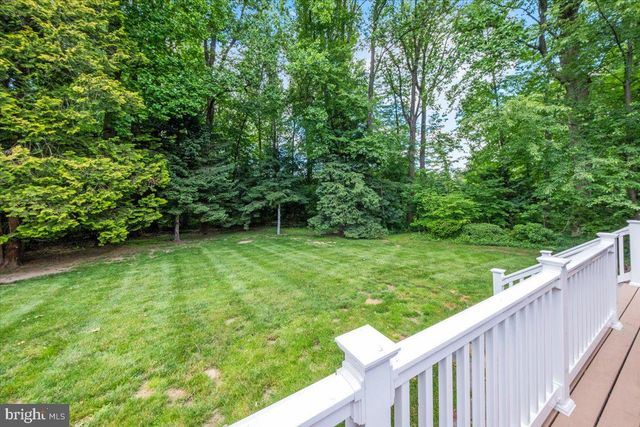 40 PINE KNOLL DR, Lawrence Township, NJ 08648