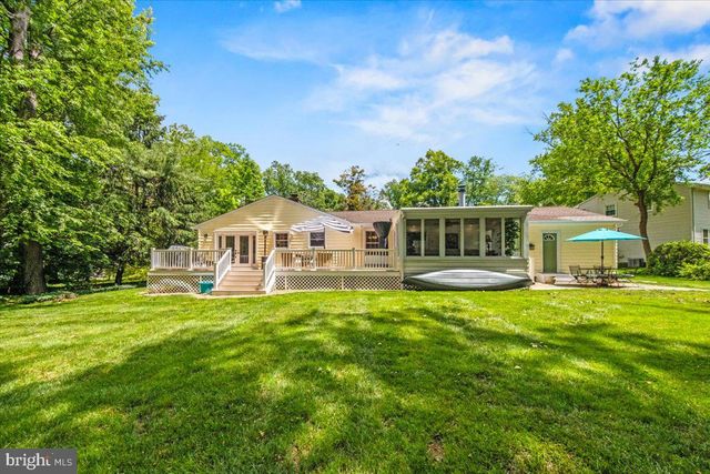 40 PINE KNOLL DR, Lawrence Township, NJ 08648