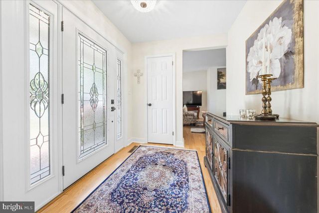 40 PINE KNOLL DR, Lawrence Township, NJ 08648