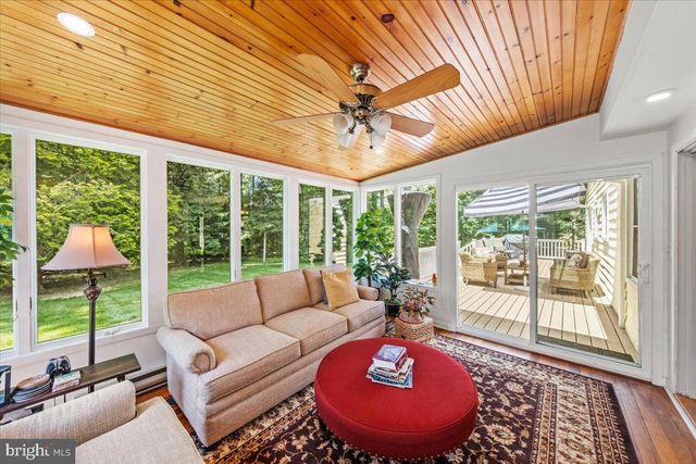 40 PINE KNOLL DR, Lawrence Township, NJ 08648