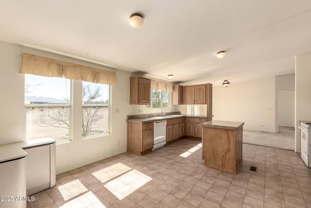 22615 W MONTANOSO Drive, Wittmann, AZ 85361