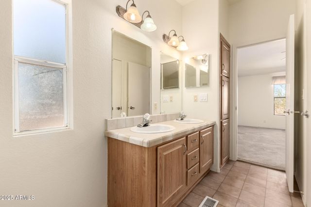 22615 W MONTANOSO Drive, Wittmann, AZ 85361