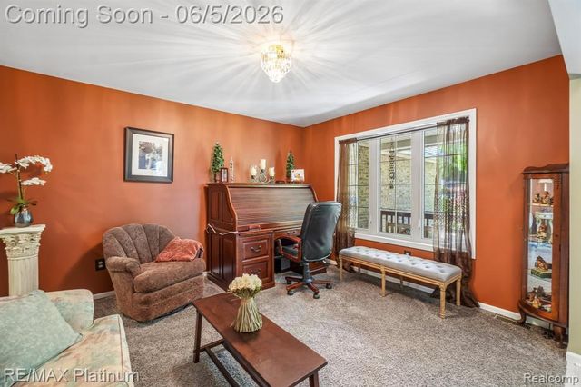 2260 Moorland's View, Howell, MI 48855