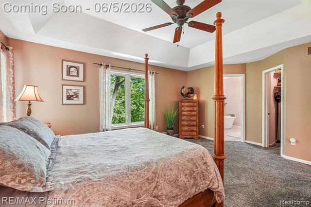 2260 Moorland's View, Howell, MI 48855