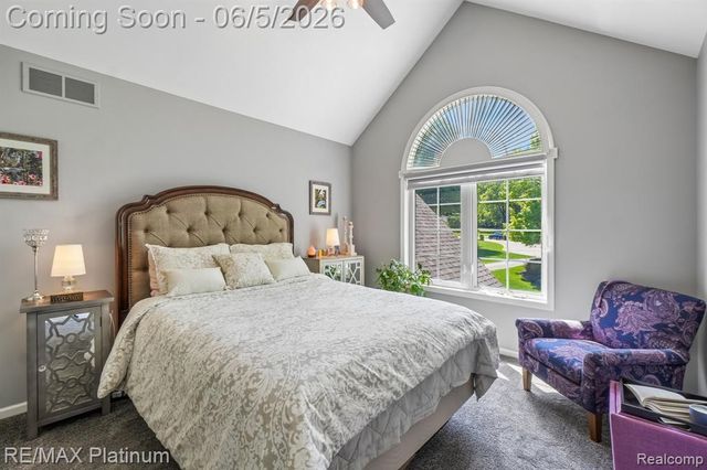 2260 Moorland's View, Howell, MI 48855