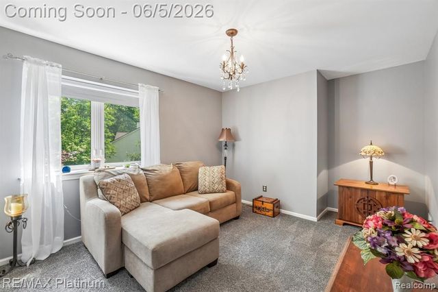 2260 Moorland's View, Howell, MI 48855