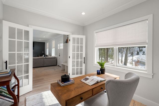 2 Lincoln Ct, Medfield, MA 02052