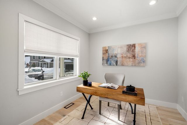 2 Lincoln Ct, Medfield, MA 02052