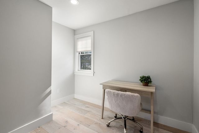 2 Lincoln Ct, Medfield, MA 02052