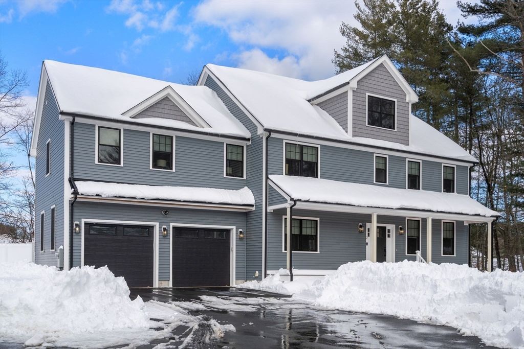 2 Lincoln Ct, Medfield, MA 02052