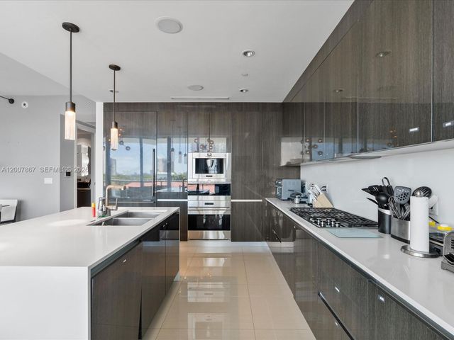 3250 NE 188th St 505, Aventura, FL 33180