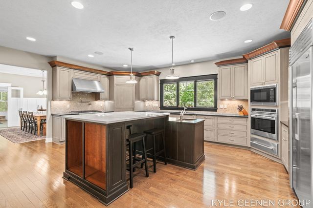 593 Old Macatawa Court, Park Twp, MI 49423