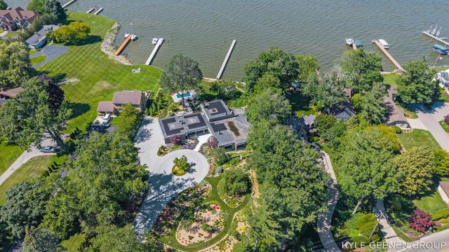 593 Old Macatawa Court, Park Twp, MI 49423