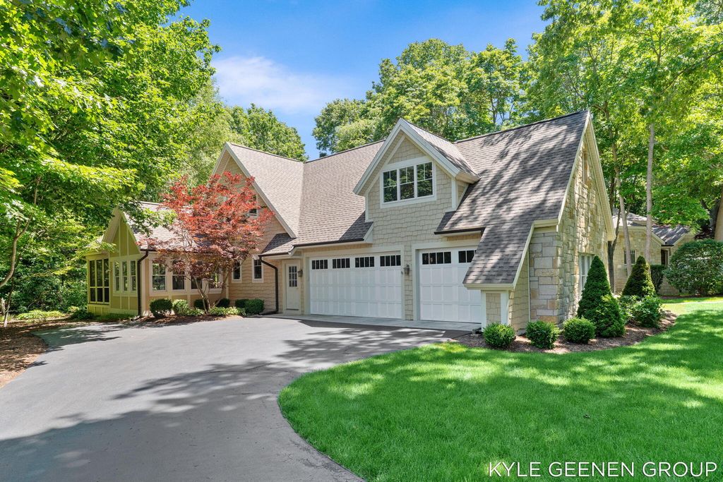 593 Old Macatawa Court, Park Twp, MI 49423