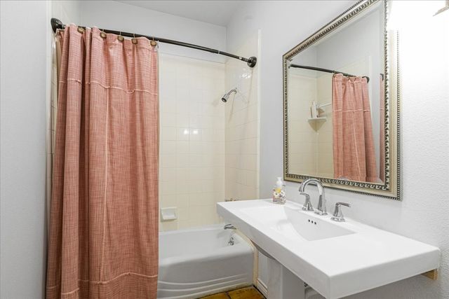 602 Mills Place, Corsicana, TX 75110