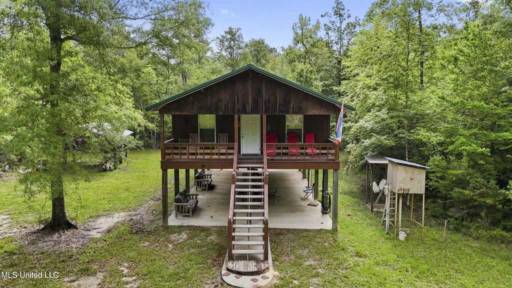 1050 Deep Creek Road, Wiggins, MS 39577