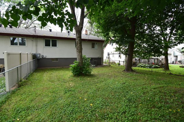 217 20th Avenue S, South Saint Paul, MN 55075