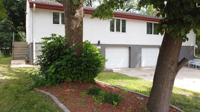217 20th Avenue S, South Saint Paul, MN 55075