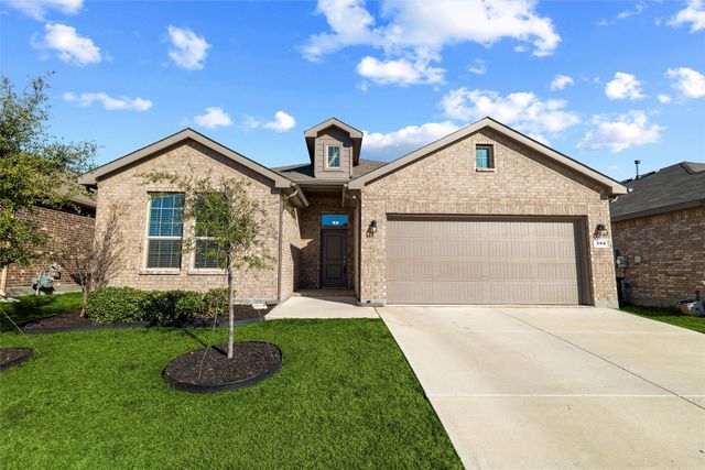 208 Irish Moss Drive, Fort Worth, TX 76052